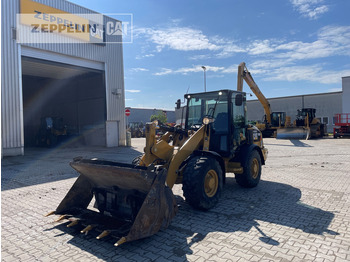 Wheel loader CATERPILLAR 906M