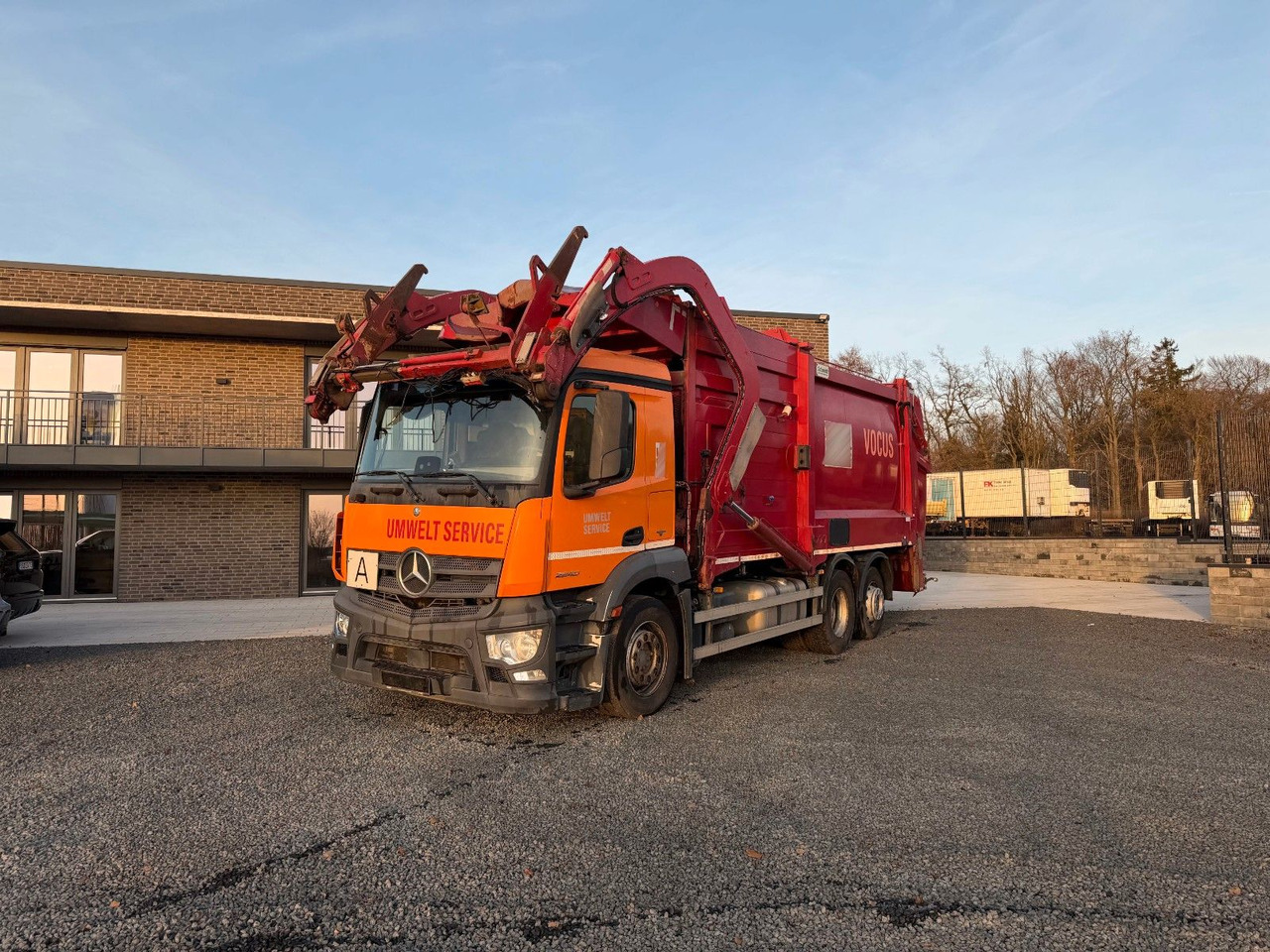 Mercedes-Benz Antos 2840 2740 2540Müllwagen Frontlader Euro 6c - Garbage truck: picture 2 Mercedes-Benz Antos 2840 2740 2540Müllwagen Frontlader Euro 6c - Garbage truck: picture 2