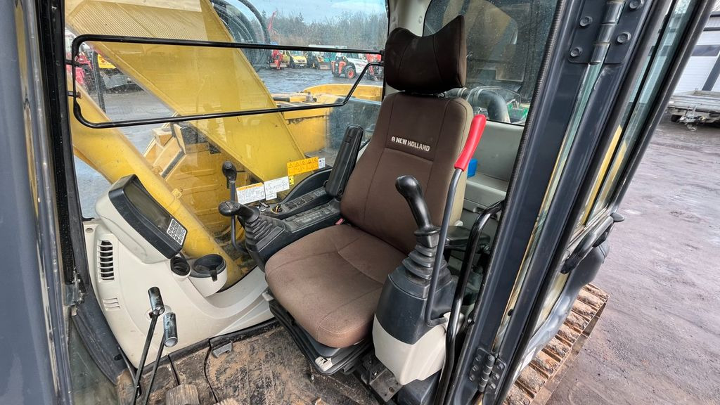 New Holland E140CSR Kettenbagger 16.000 Kg Motorschaden - Crawler excavator: picture 5 New Holland E140CSR Kettenbagger 16.000 Kg Motorschaden - Crawler excavator: picture 5