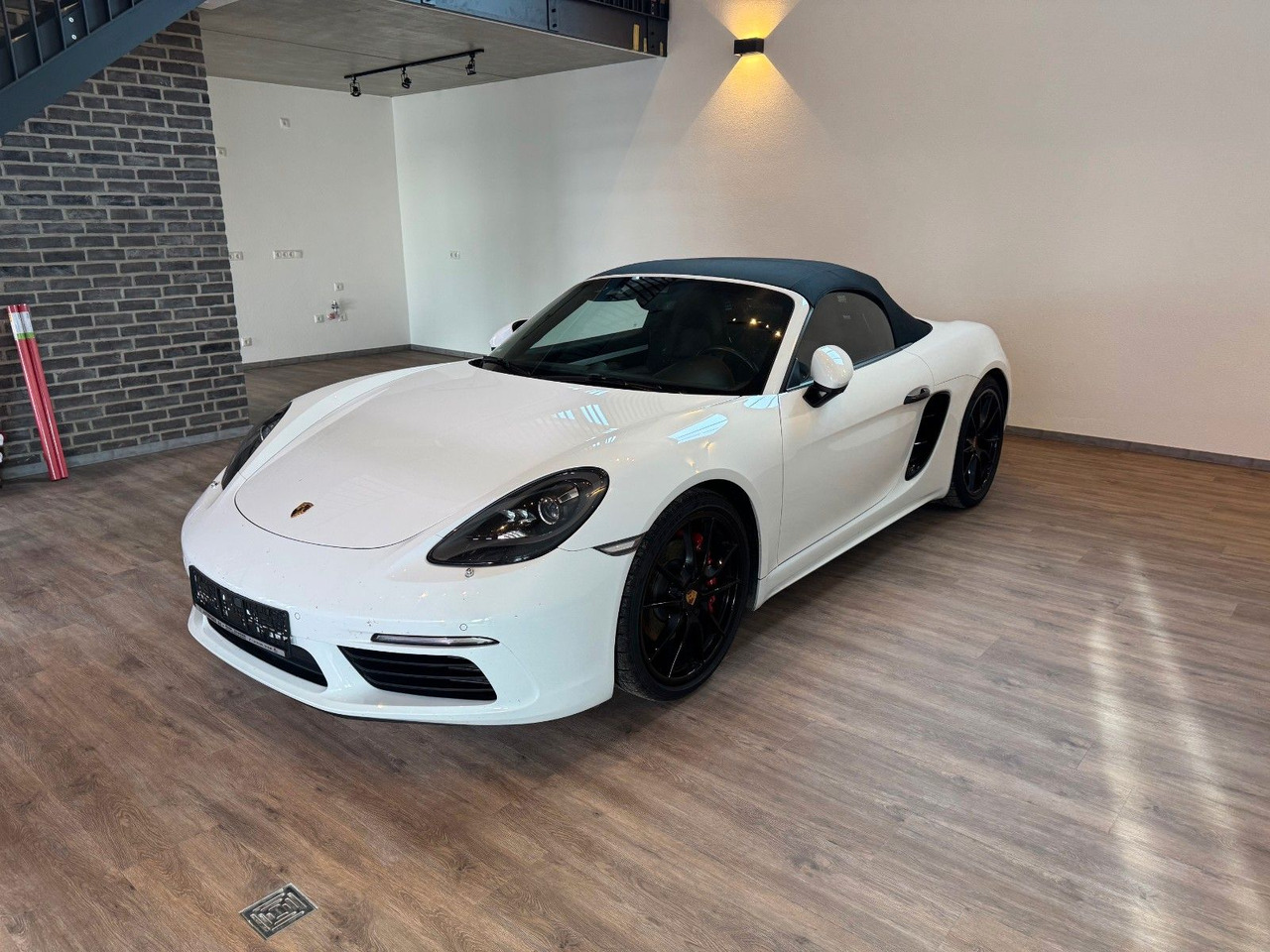 Porsche 718 Boxster S Sport Chrono Sport AGA Approved - Car: picture 1 Porsche 718 Boxster S Sport Chrono Sport AGA Approved - Car: picture 1