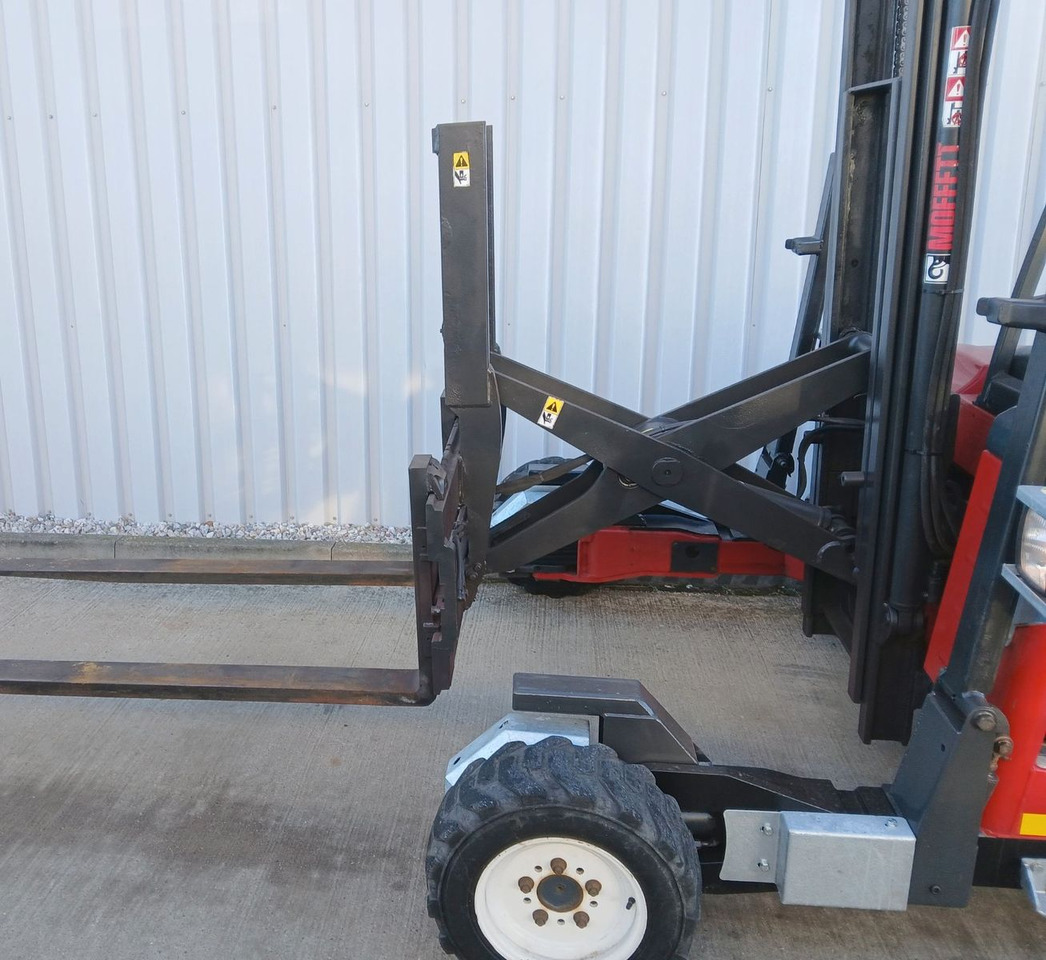 Moffett 4 Wege Mitnahmestapler M4 25.4 /ALLRAD nur 650h - Truck mounted forklift: picture 4 Moffett 4 Wege Mitnahmestapler M4 25.4 /ALLRAD nur 650h - Truck mounted forklift: picture 4