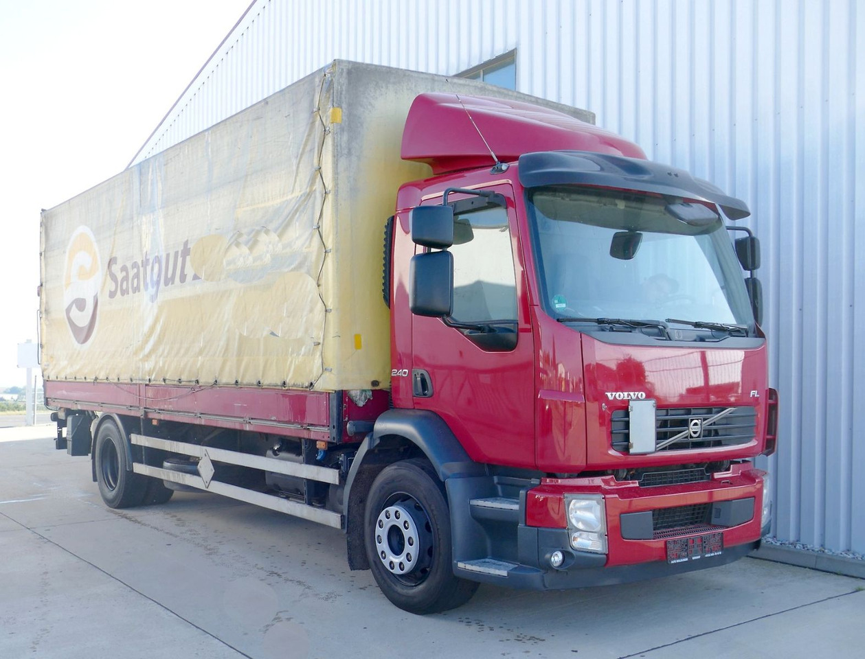 Volvo FL 240 PRITSCHE / PLANE + LBW + KLIMA + EURO 5 - Curtainsider truck: picture 1 Volvo FL 240 PRITSCHE / PLANE + LBW + KLIMA + EURO 5 - Curtainsider truck: picture 1