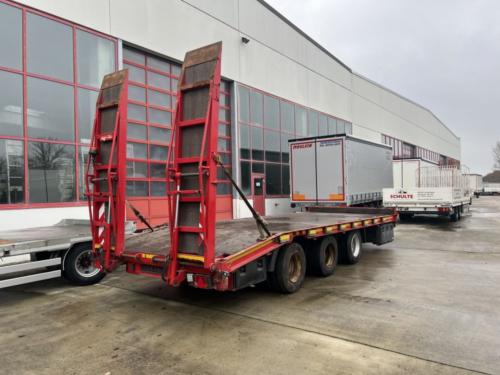 3 Achs Tridemtieflader- Anhänger - Low loader trailer: picture 5 3 Achs Tridemtieflader- Anhänger - Low loader trailer: picture 5