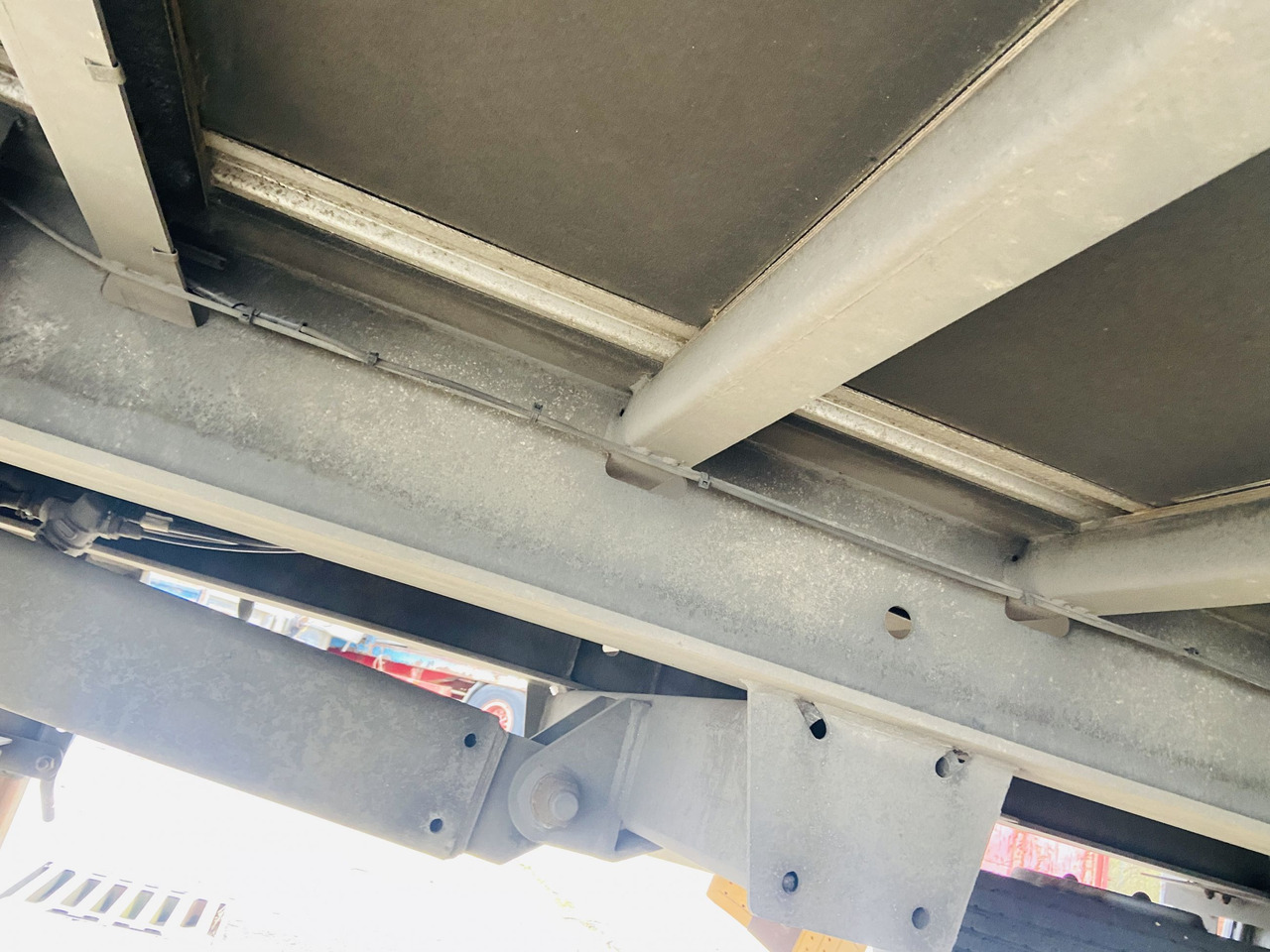 Ackermann Z-KA-F10.5/7,6 1 Achs Planenanhänger 10,5 t GG - Closed box trailer: picture 3 Ackermann Z-KA-F10.5/7,6 1 Achs Planenanhänger 10,5 t GG - Closed box trailer: picture 3