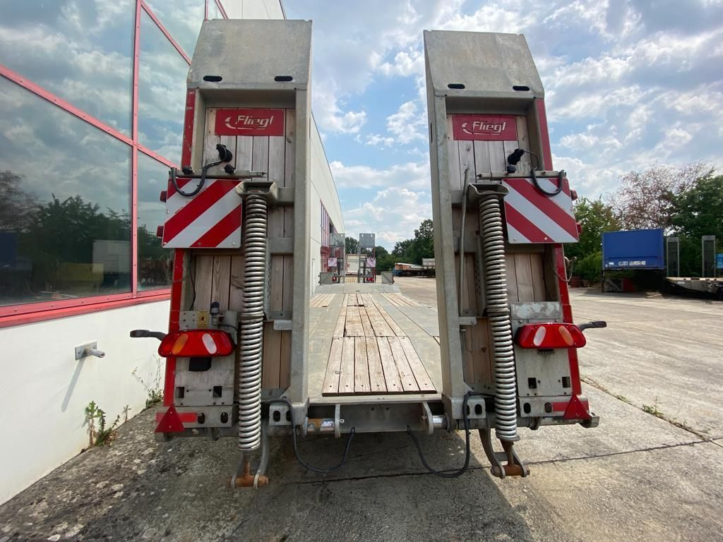Fliegl 3 Achs Tiefladeranhänger - Low loader trailer: picture 5 Fliegl 3 Achs Tiefladeranhänger - Low loader trailer: picture 5