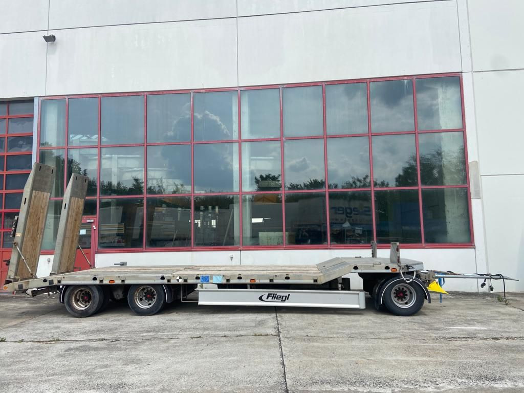 Goldhofer t3 3 Achs Tiefladeranhänger - Low loader trailer: picture 3 Goldhofer t3 3 Achs Tiefladeranhänger - Low loader trailer: picture 3