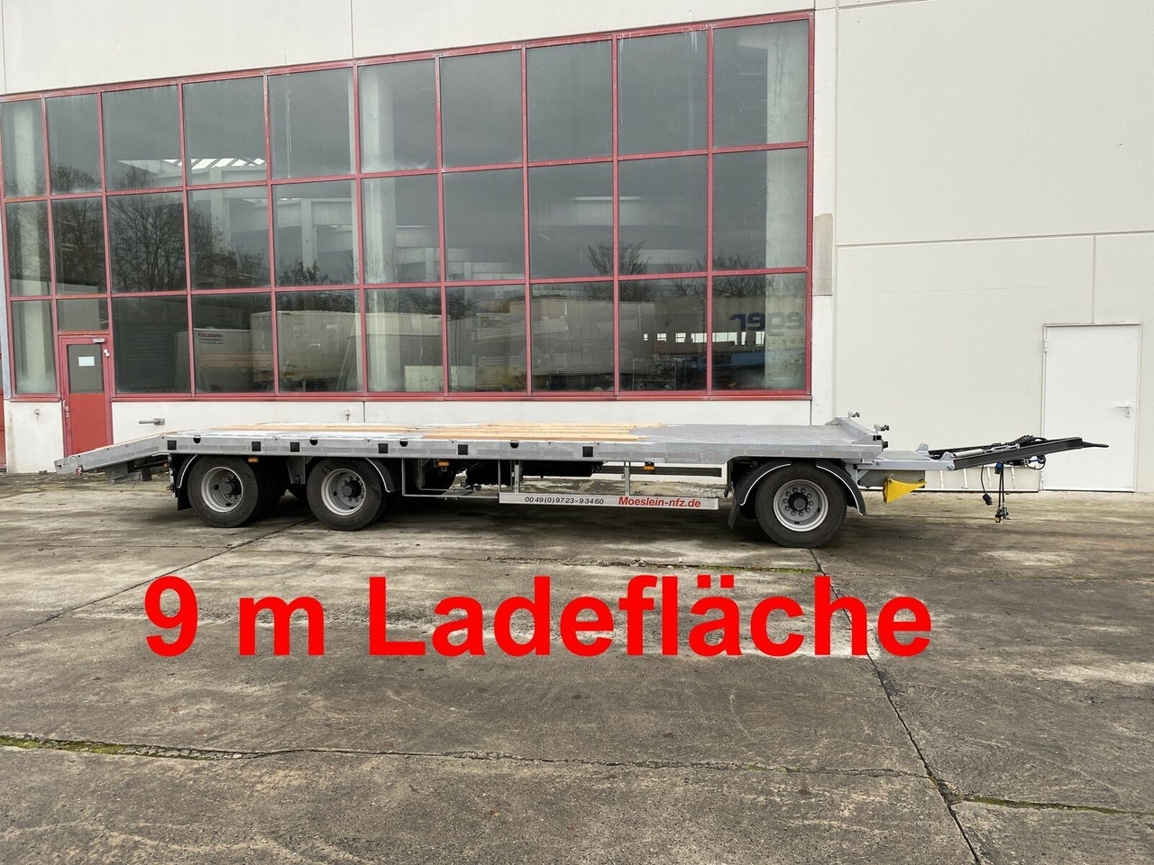 Low loader trailer Möslein 3 Achs Tieflader gerader Ladefläche 9 m, Neufah: picture 1