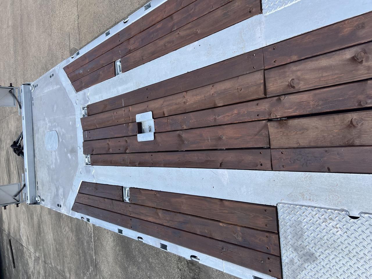 Möslein T 3-9,20 F 3 Achs Tieflader mit gerader Ladefläche 9 m, Neufahrzeug - Low loader trailer: picture 2 Möslein T 3-9,20 F 3 Achs Tieflader mit gerader Ladefläche 9 m, Neufahrzeug - Low loader trailer: picture 2