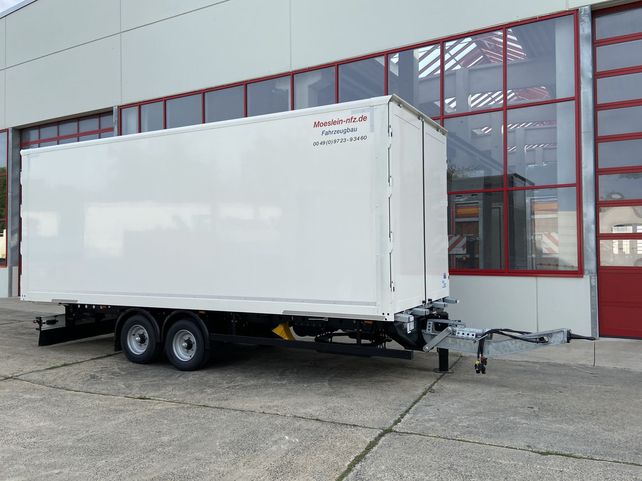 Möslein TKO 105 D 7m weiß Tandem- Koffer, Durchladbar, -- Neufahrzeug -- - Closed box trailer: picture 2 Möslein TKO 105 D 7m weiß Tandem- Koffer, Durchladbar, -- Neufahrzeug -- - Closed box trailer: picture 2