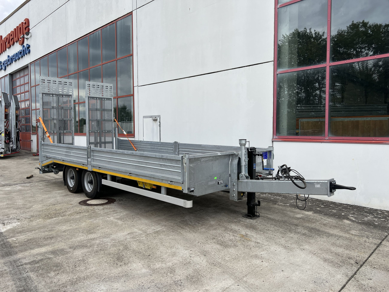 Möslein TT11 BR Neuer Tandemtieflader, breit Rampen - Low loader trailer: picture 2 Möslein TT11 BR Neuer Tandemtieflader, breit Rampen - Low loader trailer: picture 2