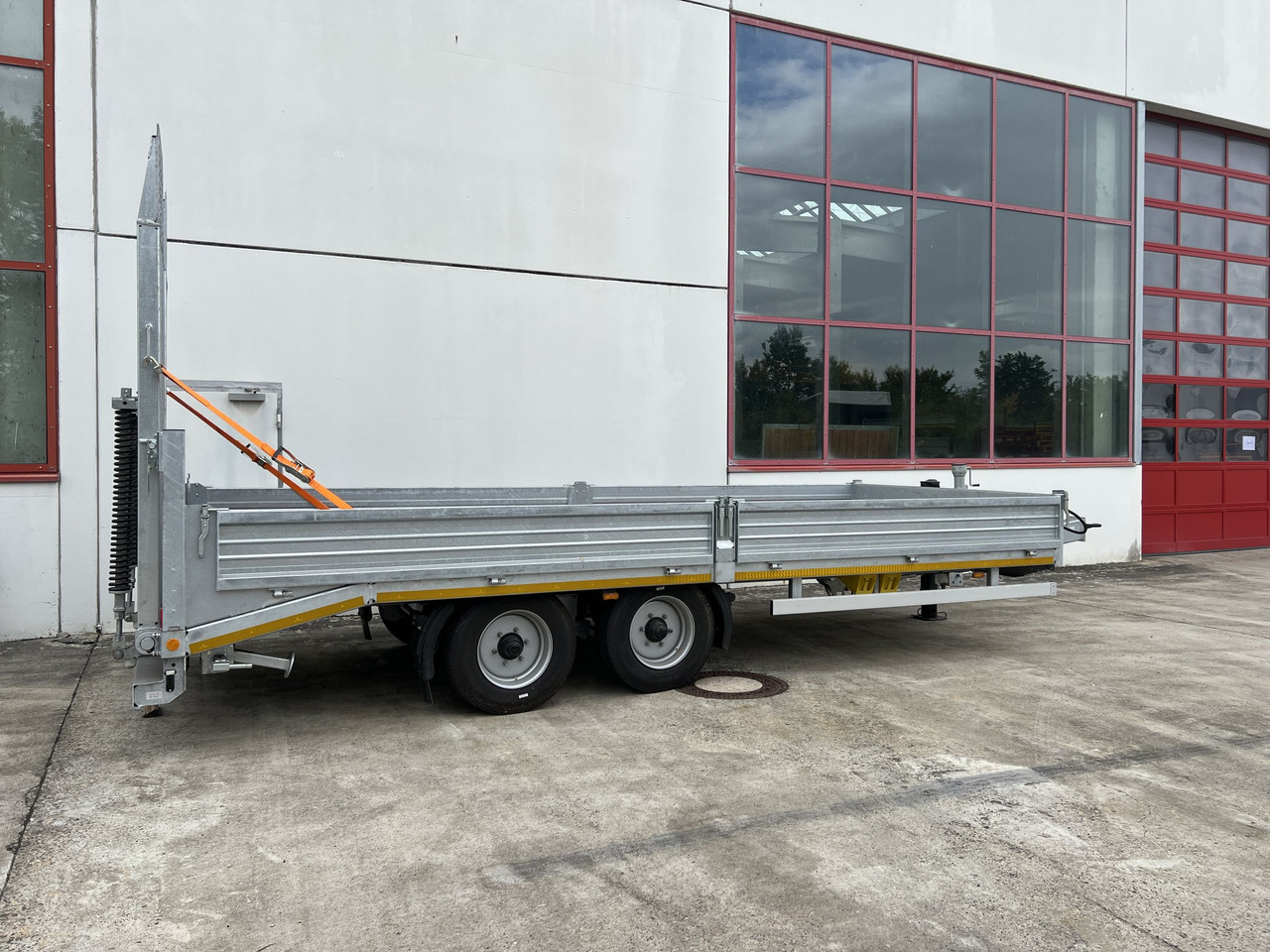 Möslein TT11 BR Neuer Tandemtieflader, breit Rampen - Low loader trailer: picture 5 Möslein TT11 BR Neuer Tandemtieflader, breit Rampen - Low loader trailer: picture 5
