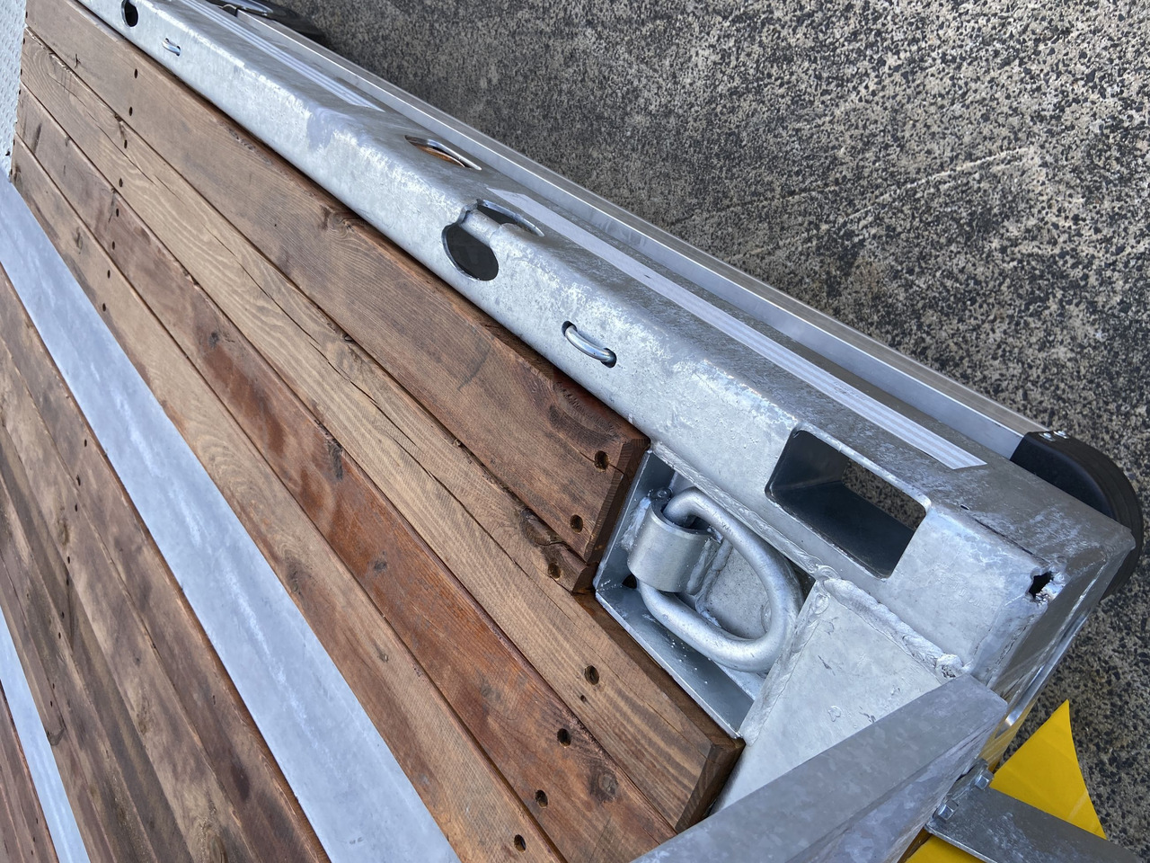 New Low loader trailer for transportation of heavy machinery Möslein TT21-7,2 Hydr 21 t Tandemtieflader, hydr. Rampen, NEU: picture 8 New Low loader trailer for transportation of heavy machinery Möslein TT21-7,2 Hydr 21 t Tandemtieflader, hydr. Rampen, NEU: picture 8