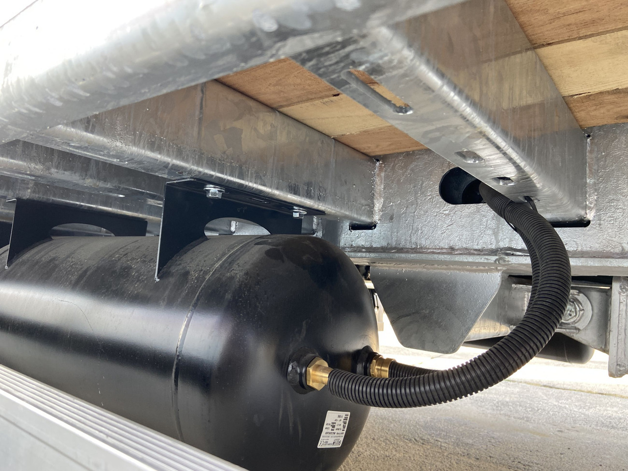 New Low loader trailer for transportation of heavy machinery Möslein TT21-7,2 Hydr 21 t Tandemtieflader, hydr. Rampen, NEU: picture 10 New Low loader trailer for transportation of heavy machinery Möslein TT21-7,2 Hydr 21 t Tandemtieflader, hydr. Rampen, NEU: picture 10