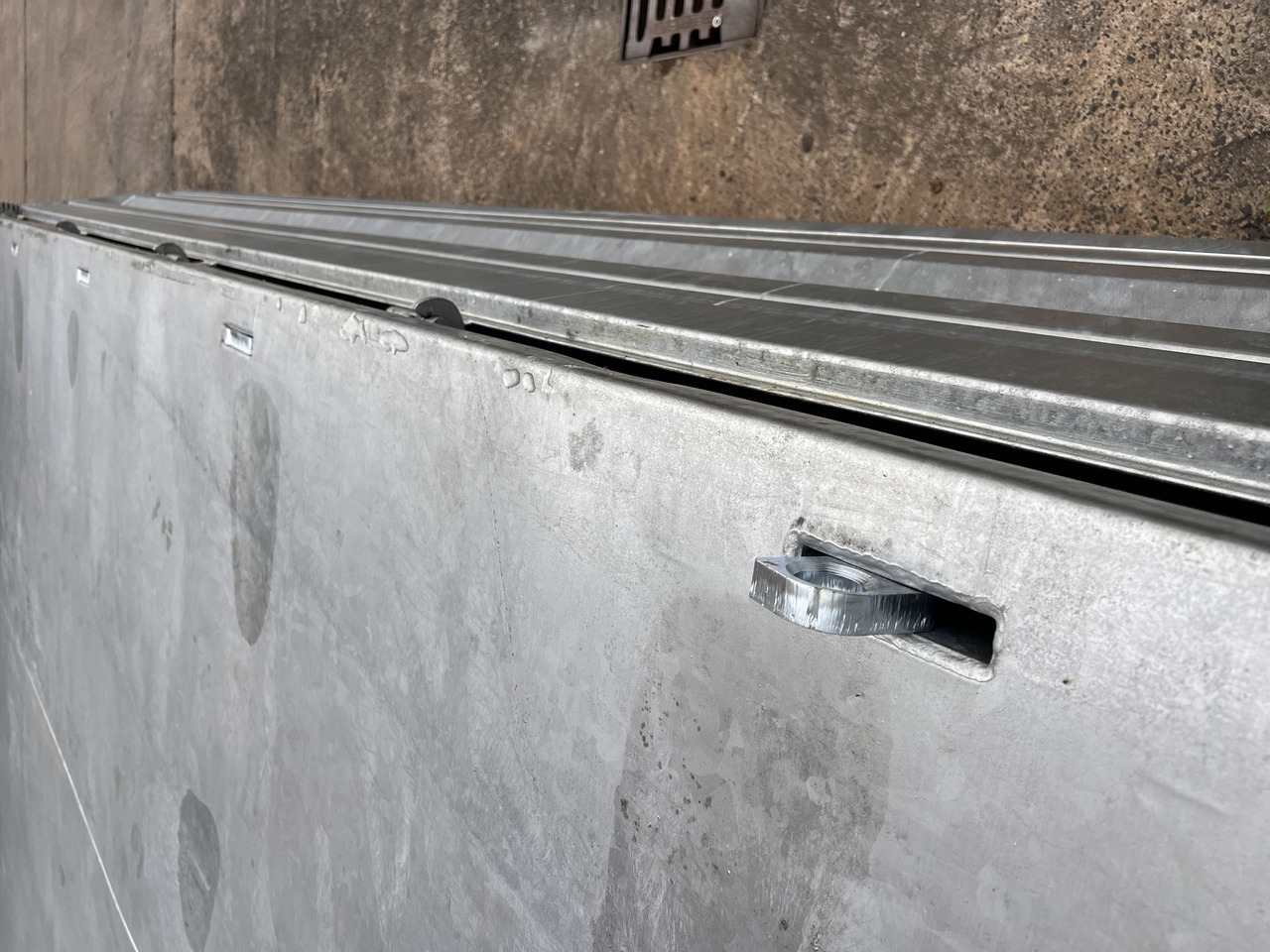 Möslein TTD 19 AB 19 t Tandem 3 Seiten Kipper TiefladerAufsatzbordwänden-- Neufahrzeug -- - Tipper trailer: picture 3 Möslein TTD 19 AB 19 t Tandem 3 Seiten Kipper TiefladerAufsatzbordwänden-- Neufahrzeug -- - Tipper trailer: picture 3