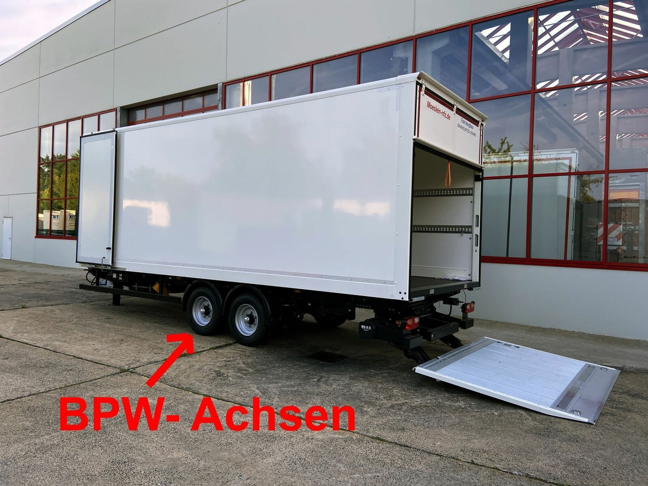 Möslein Tandem Koffer, Ladebordwand 1,5 t + Durchladbar - Closed box trailer: picture 4 Möslein Tandem Koffer, Ladebordwand 1,5 t + Durchladbar - Closed box trailer: picture 4