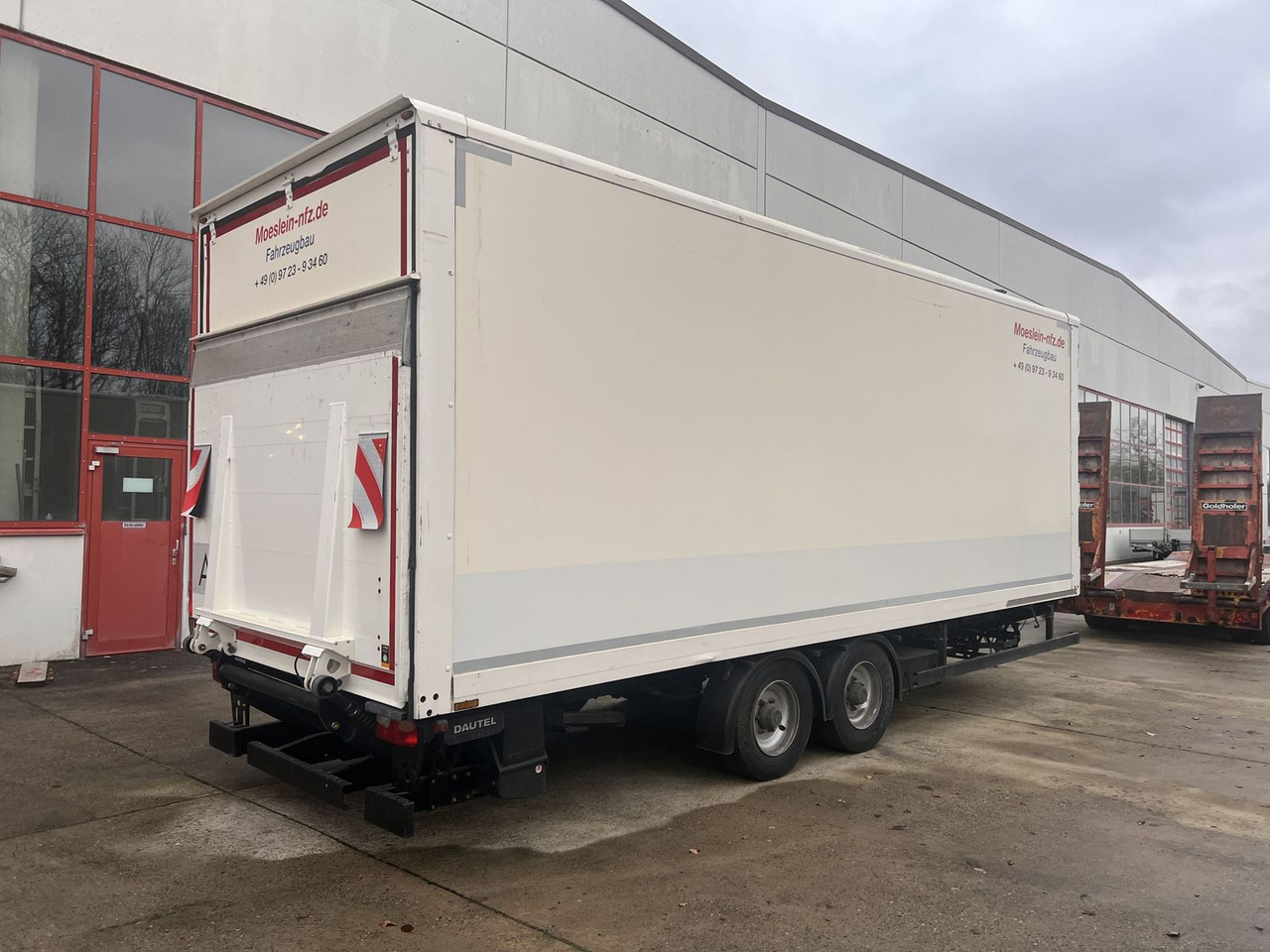 Möslein Tandem Koffer mit Ladebordwand 1,5 t + Durchlad - Closed box trailer: picture 1 Möslein Tandem Koffer mit Ladebordwand 1,5 t + Durchlad - Closed box trailer: picture 1