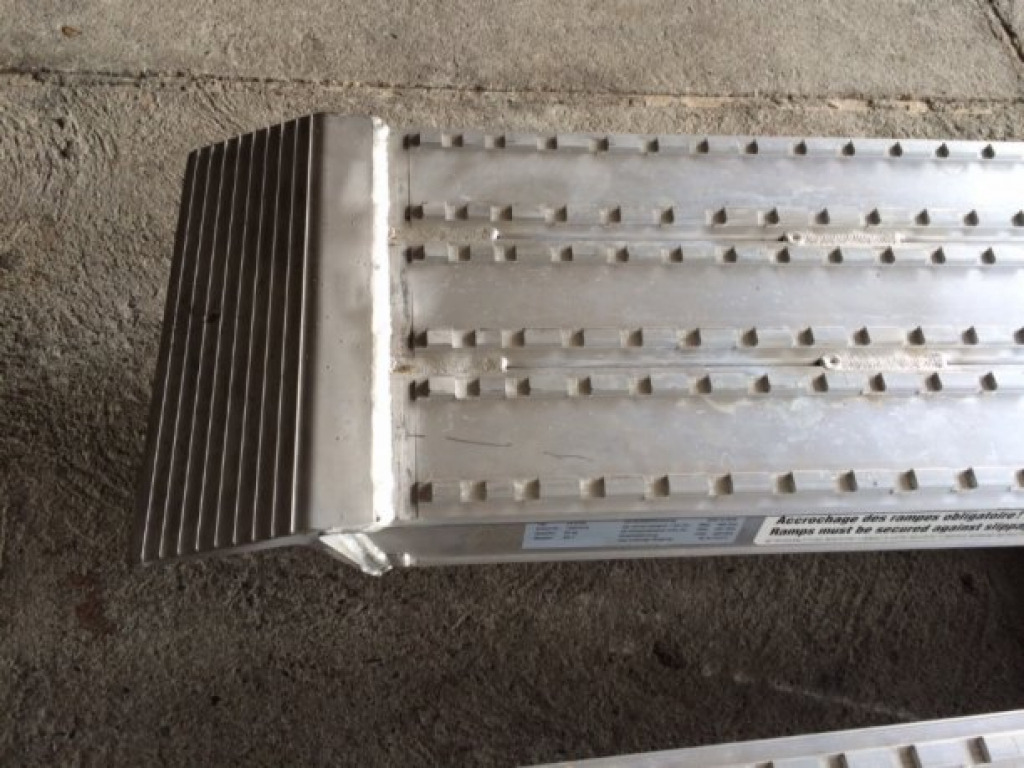 NEU Auffahrrampen, Alurampen,Verladerampen, 8 to Länge 3,25m - Loading ramp: picture 5 NEU Auffahrrampen, Alurampen,Verladerampen, 8 to Länge 3,25m - Loading ramp: picture 5