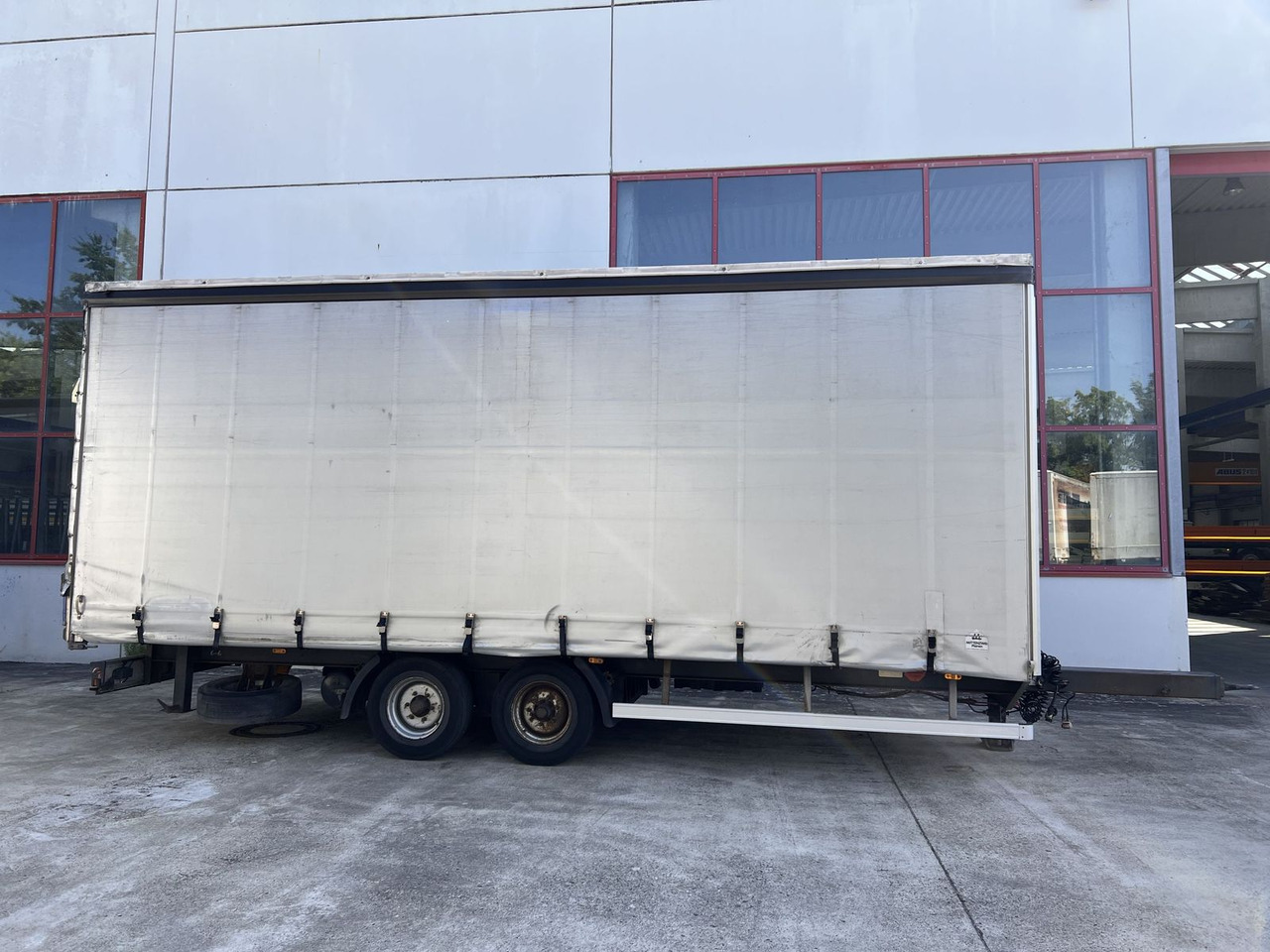 Tandem- Planenanhänger - Curtainsider trailer: picture 1 Tandem- Planenanhänger - Curtainsider trailer: picture 1