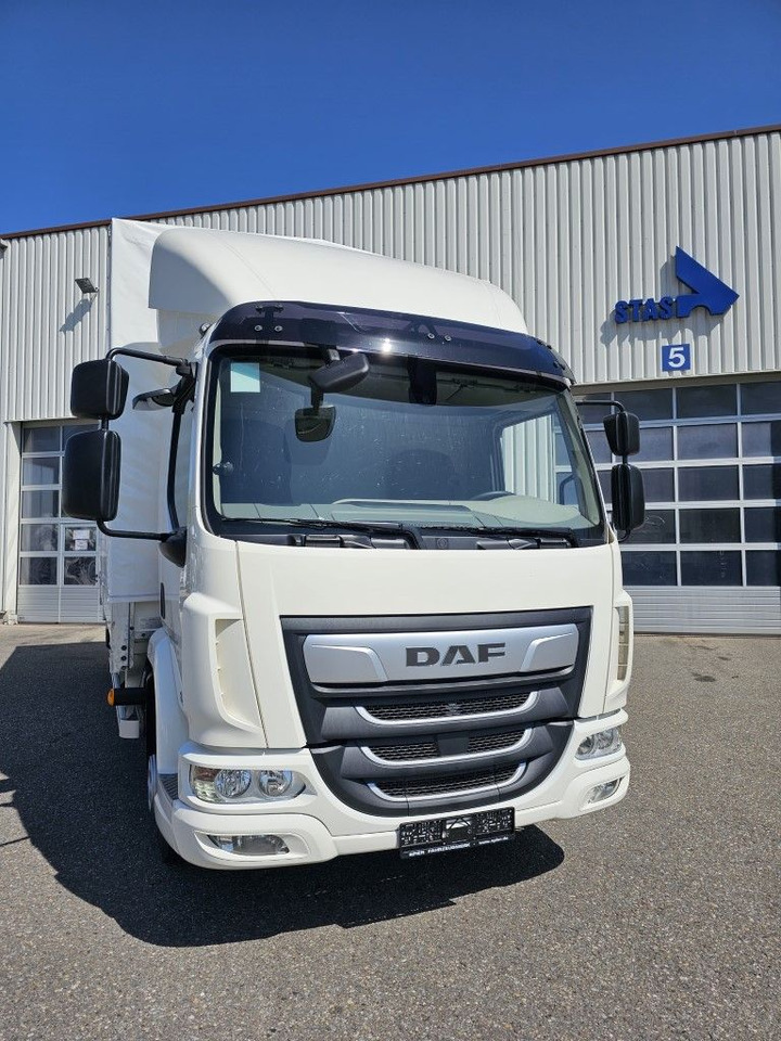DAF LF 210 7,49t Spier Pritsche-Plane LBW Tageszulas DAF FA LF 210 08t Spier Pritsche mit LBW - Curtainsider truck: picture 2 DAF LF 210 7,49t Spier Pritsche-Plane LBW Tageszulas DAF FA LF 210 08t Spier Pritsche mit LBW - Curtainsider truck: picture 2