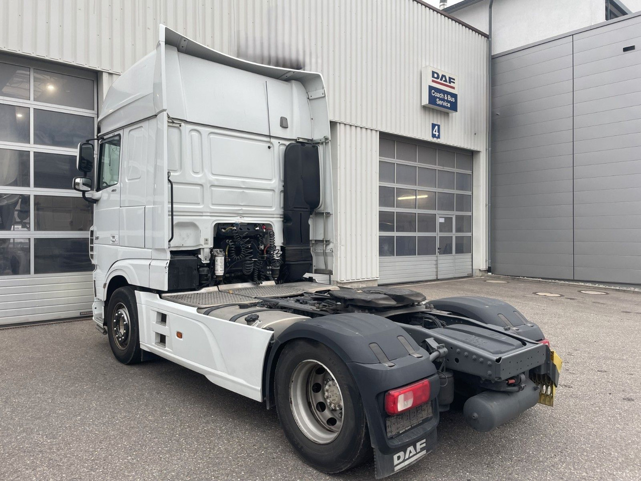 DAF FT XF480 SSC, 2x Tank, Standklima, Lampenbügel DAF FT XF480 SSC, 2x Tank, Standklima, Lampenbügel - Tractor unit: picture 4 DAF FT XF480 SSC, 2x Tank, Standklima, Lampenbügel DAF FT XF480 SSC, 2x Tank, Standklima, Lampenbügel - Tractor unit: picture 4