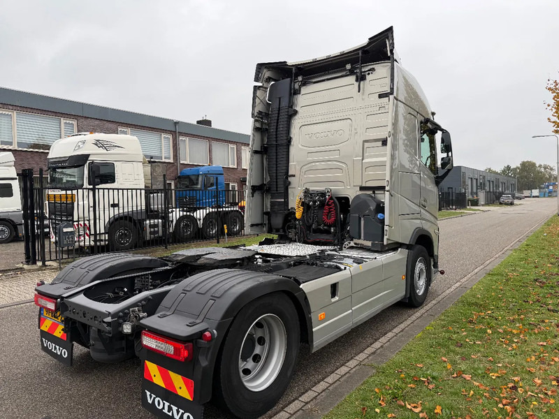 Volvo FH 460 2022 only 406.000 km !!! - Tractor unit: picture 4 Volvo FH 460 2022 only 406.000 km !!! - Tractor unit: picture 4