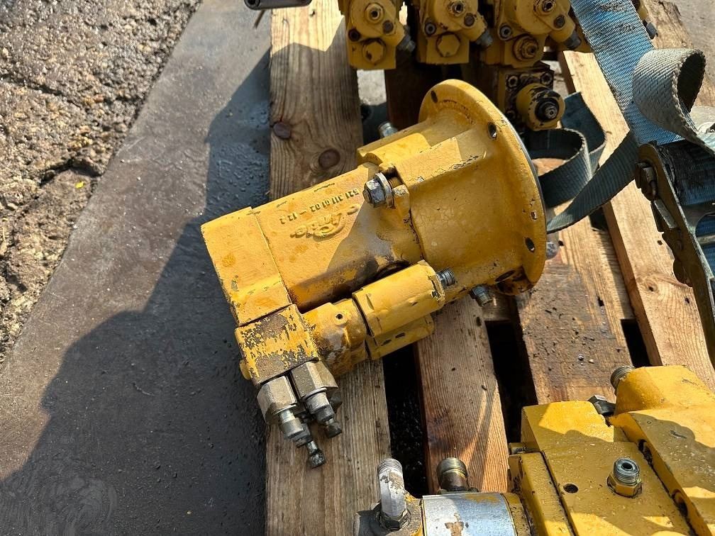 CAT 214 B FT hydro motor linde MMF-65 - Wheel excavator: picture 2 CAT 214 B FT hydro motor linde MMF-65 - Wheel excavator: picture 2