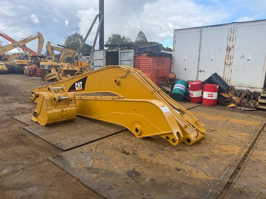 CAT 320 D L LONG REACH BOOM 15M UNUSED - Excavator: picture 4 CAT 320 D L LONG REACH BOOM 15M UNUSED - Excavator: picture 4