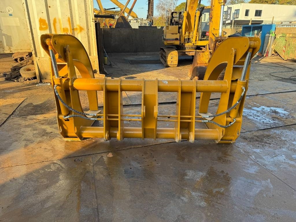 CAT 950 log forks clamp - Grapple for Forestry equipment: picture 4 CAT 950 log forks clamp - Grapple for Forestry equipment: picture 4