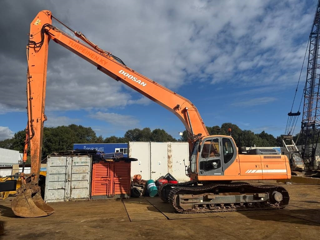 Doosan DX 300 LC ( 4.690 original hours 18M long reach )  - Excavator: picture 2 Doosan DX 300 LC ( 4.690 original hours 18M long reach )  - Excavator: picture 2