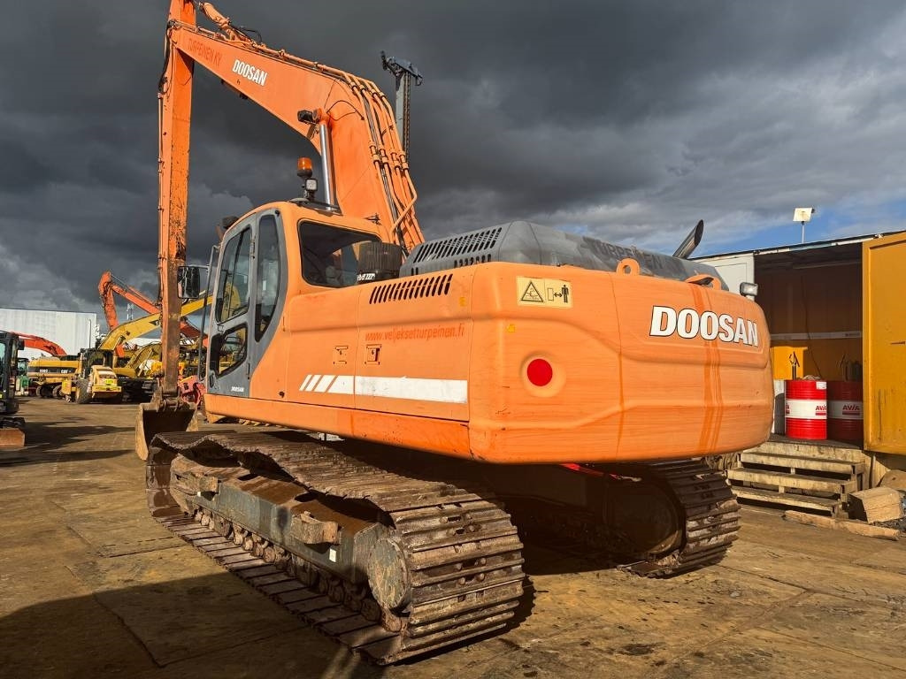 Doosan DX 300 LC ( 4.690 original hours 18M long reach )  - Excavator: picture 3 Doosan DX 300 LC ( 4.690 original hours 18M long reach )  - Excavator: picture 3
