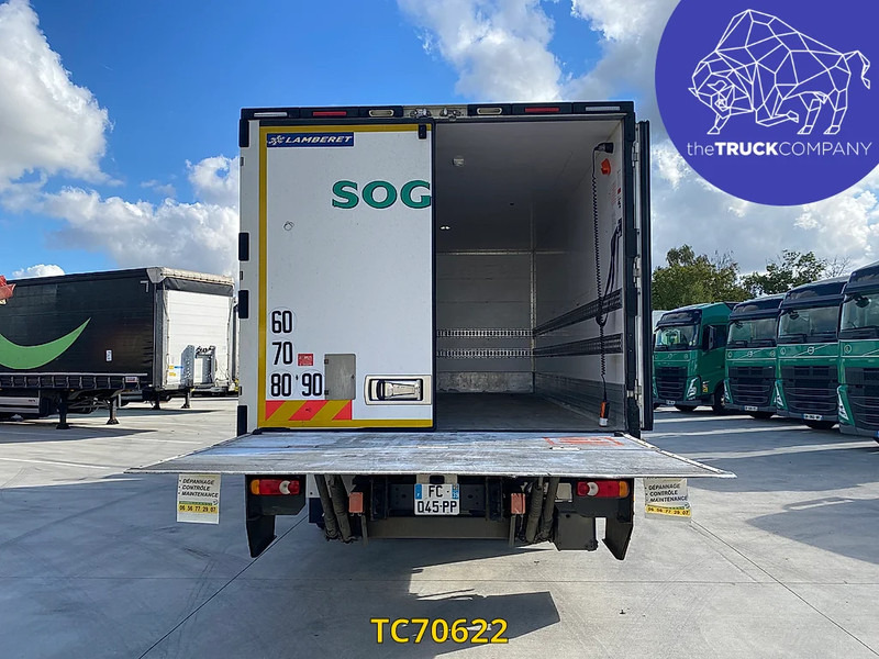 Box truck Renault D 320: picture 8 Box truck Renault D 320: picture 8