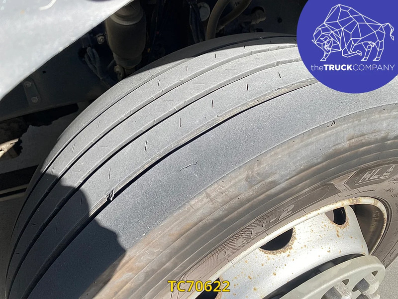 Box truck Renault D 320: picture 13 Box truck Renault D 320: picture 13