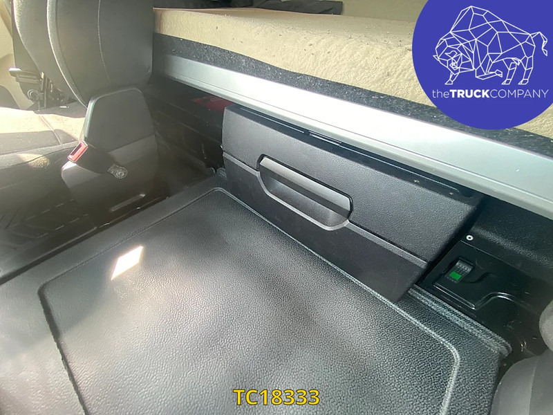 Tractor unit Mercedes-Benz Actros 1843: picture 7