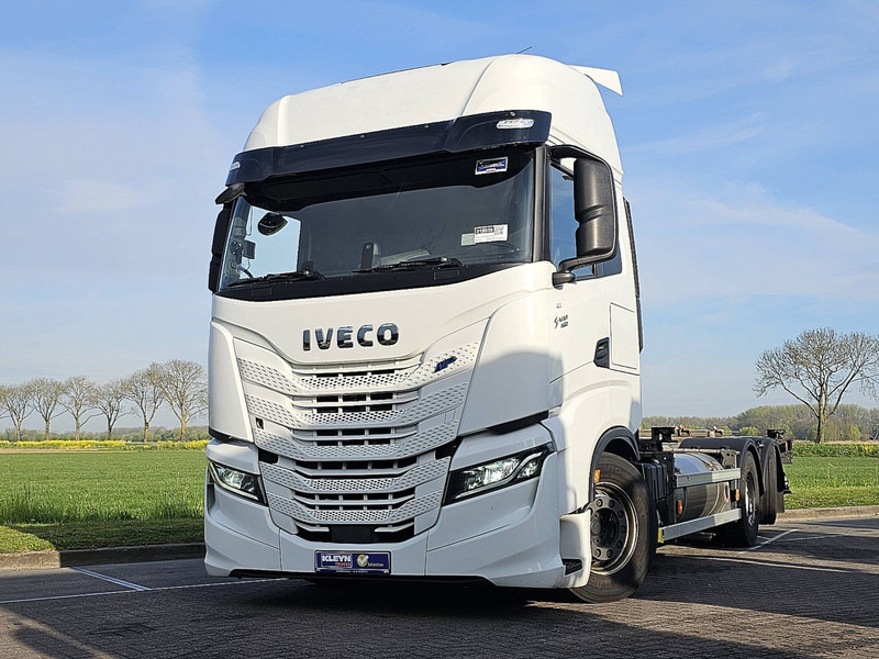 Iveco S-WAY AS260S46 LNG INT. STEERAXLE - Container transporter/ Swap body truck: picture 1 Iveco S-WAY AS260S46 LNG INT. STEERAXLE - Container transporter/ Swap body truck: picture 1