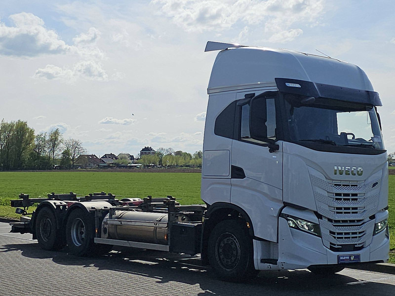 Iveco S-WAY AS260S46 LNG INT. STEERAXLE - Container transporter/ Swap body truck: picture 5 Iveco S-WAY AS260S46 LNG INT. STEERAXLE - Container transporter/ Swap body truck: picture 5