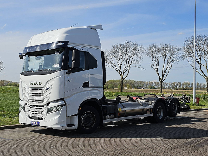 Iveco S-WAY AS260S46 LNG INT. STEERAXLE - Container transporter/ Swap body truck: picture 2 Iveco S-WAY AS260S46 LNG INT. STEERAXLE - Container transporter/ Swap body truck: picture 2