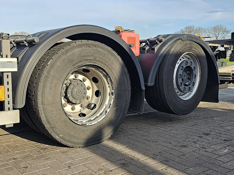 Container transporter/ Swap body truck Iveco S-WAY AS260S46 LNG INT. STEERAXLE: picture 18