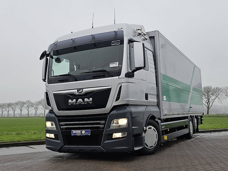 MAN 26.420 TGX - Box truck: picture 1 MAN 26.420 TGX - Box truck: picture 1