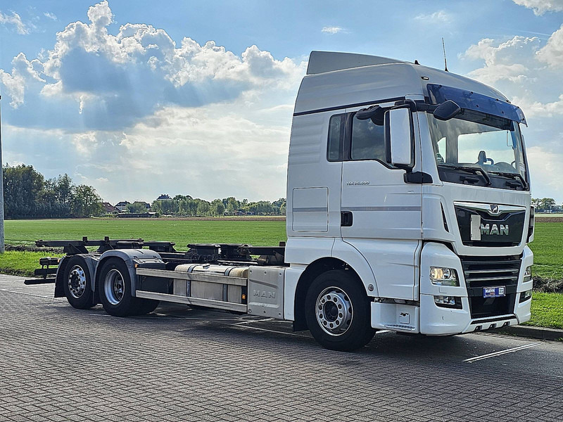 Container transporter/ Swap body truck MAN 26.500 TGX: picture 5