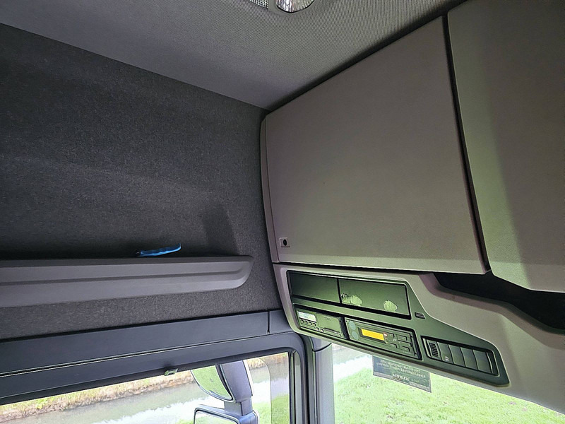 Container transporter/ Swap body truck Scania R410 6X2*4 RET. CNG GAS: picture 10 Container transporter/ Swap body truck Scania R410 6X2*4 RET. CNG GAS: picture 10