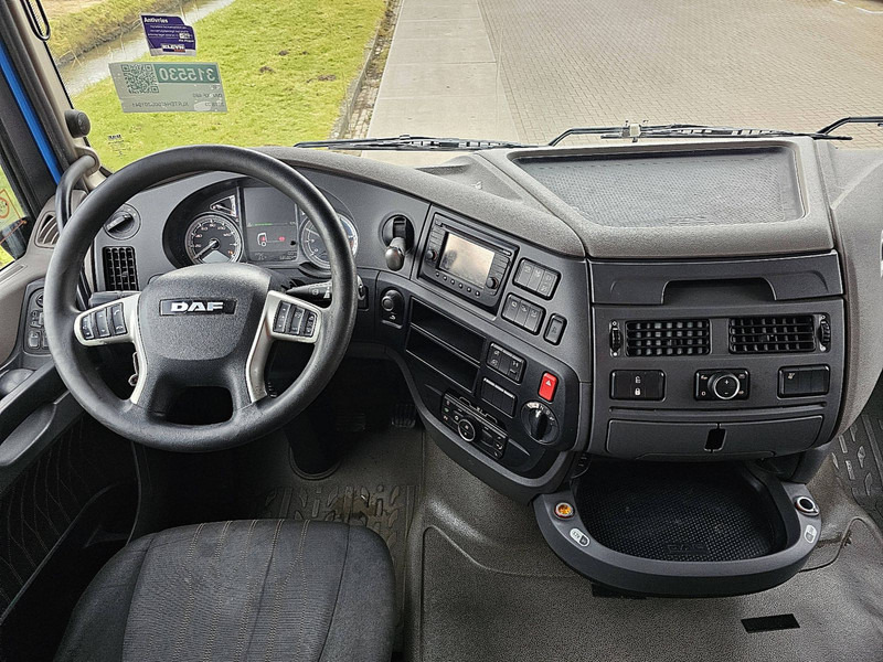 Interior photo 1: Tractor unit DAF XF 480 SPACECAB LED 2X TANK