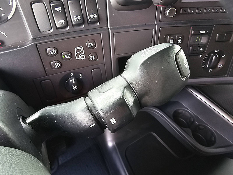 Tractor unit Scania R410 TL RETARDER 2X TANK: picture 12 Tractor unit Scania R410 TL RETARDER 2X TANK: picture 12