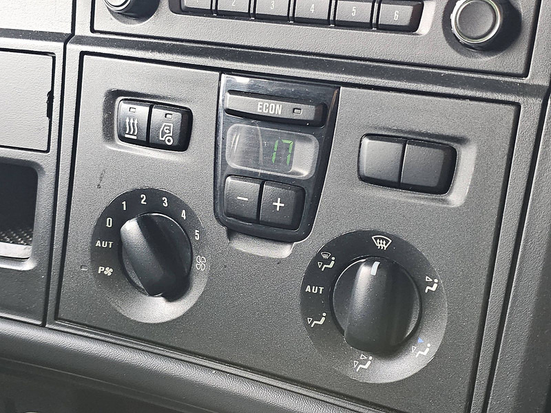 Tractor unit Scania R410 TL RETARDER 2X TANK: picture 11 Tractor unit Scania R410 TL RETARDER 2X TANK: picture 11