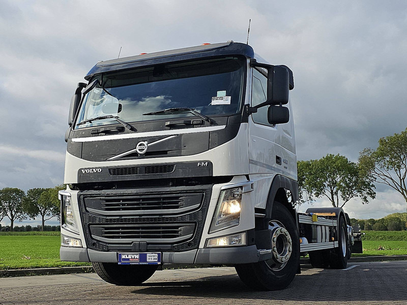 Volvo FM 420 retarder, 6x2*4 - Cab chassis truck: picture 1 Volvo FM 420 retarder, 6x2*4 - Cab chassis truck: picture 1