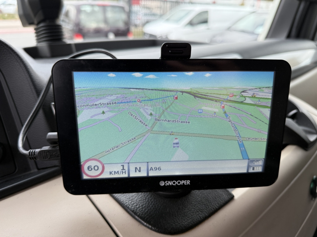 MAN TGL 12.220 Klimaautom. Kamera NAVI 7,1m Koff+LBW - Box truck: picture 3 MAN TGL 12.220 Klimaautom. Kamera NAVI 7,1m Koff+LBW - Box truck: picture 3