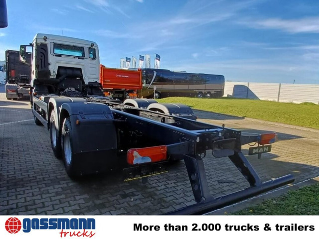 MAN TGS 33.440 6x6 BB CH, Hohe Bauart, Nebenantrieb - Cab chassis truck: picture 4 MAN TGS 33.440 6x6 BB CH, Hohe Bauart, Nebenantrieb - Cab chassis truck: picture 4