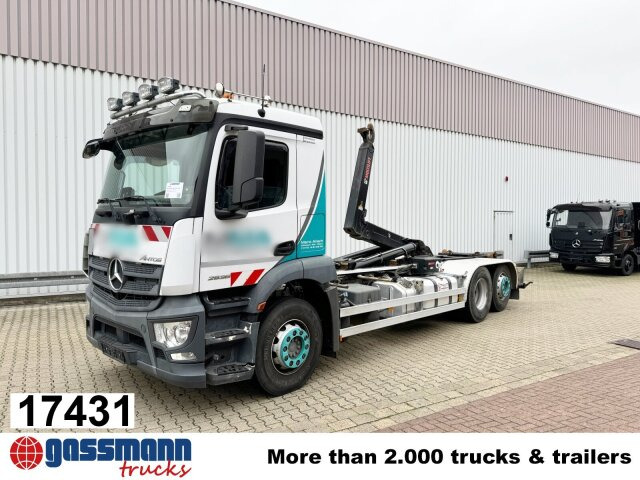 Mercedes-Benz Antos 2536/43 L 6x2, Liftachse, Hiab XR 21S61 - Hook lift truck: picture 1 Mercedes-Benz Antos 2536/43 L 6x2, Liftachse, Hiab XR 21S61 - Hook lift truck: picture 1
