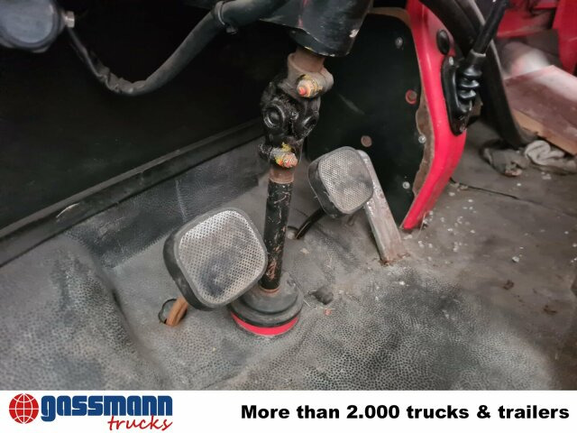 Mercedes-Benz LP 813 4x2 Löschfahrzeug mit Wasserbehälter - Fire truck: picture 4 Mercedes-Benz LP 813 4x2 Löschfahrzeug mit Wasserbehälter - Fire truck: picture 4