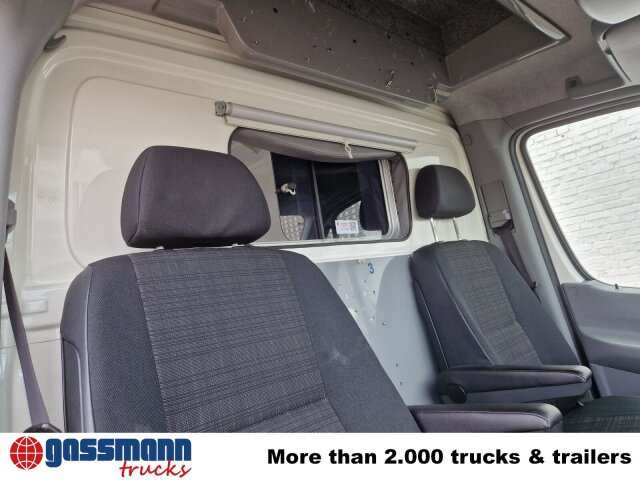Mercedes-Benz Sprinter 516 CDI 4x2, Rettungswagen - Panel van: picture 5 Mercedes-Benz Sprinter 516 CDI 4x2, Rettungswagen - Panel van: picture 5