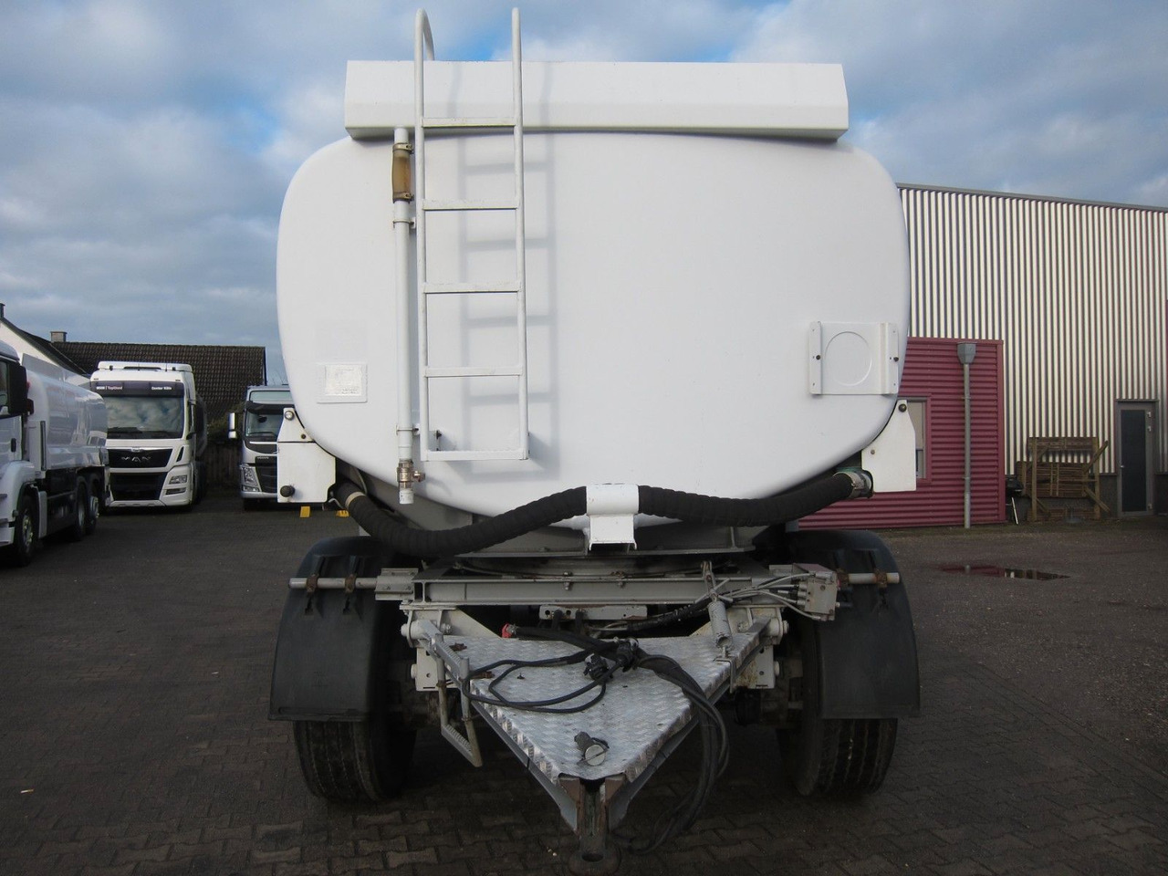 Lindner & Fischer 18400ltr 3 Kammern Oben-Unten - Tank trailer: picture 2 Lindner & Fischer 18400ltr 3 Kammern Oben-Unten - Tank trailer: picture 2